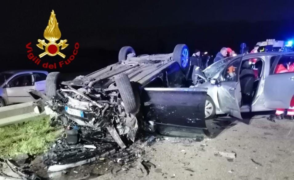 Scontro Tra Auto Feriti In Codice Rosso