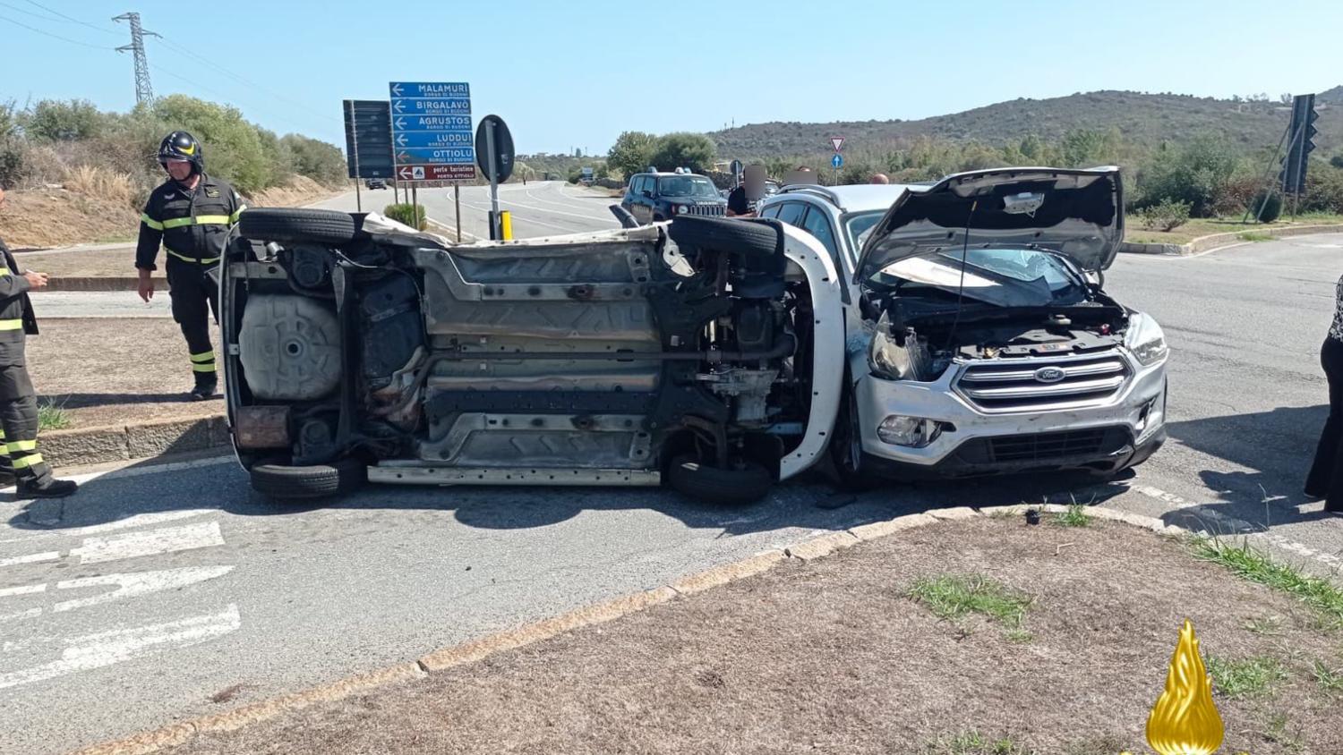 Budoni, scontro tra auto: sono quattro i feriti