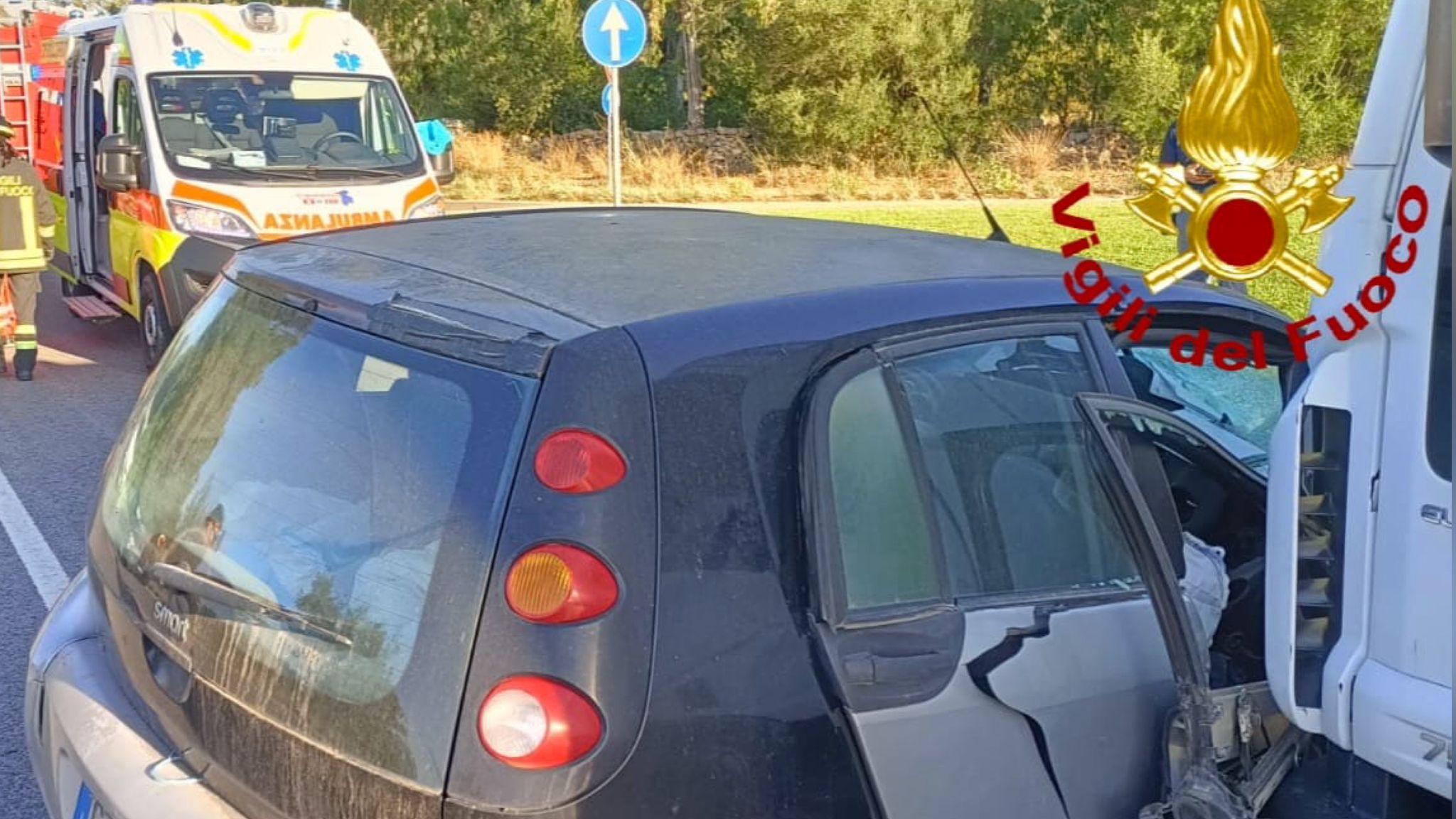 Gallura, furgone contro auto: un ferito