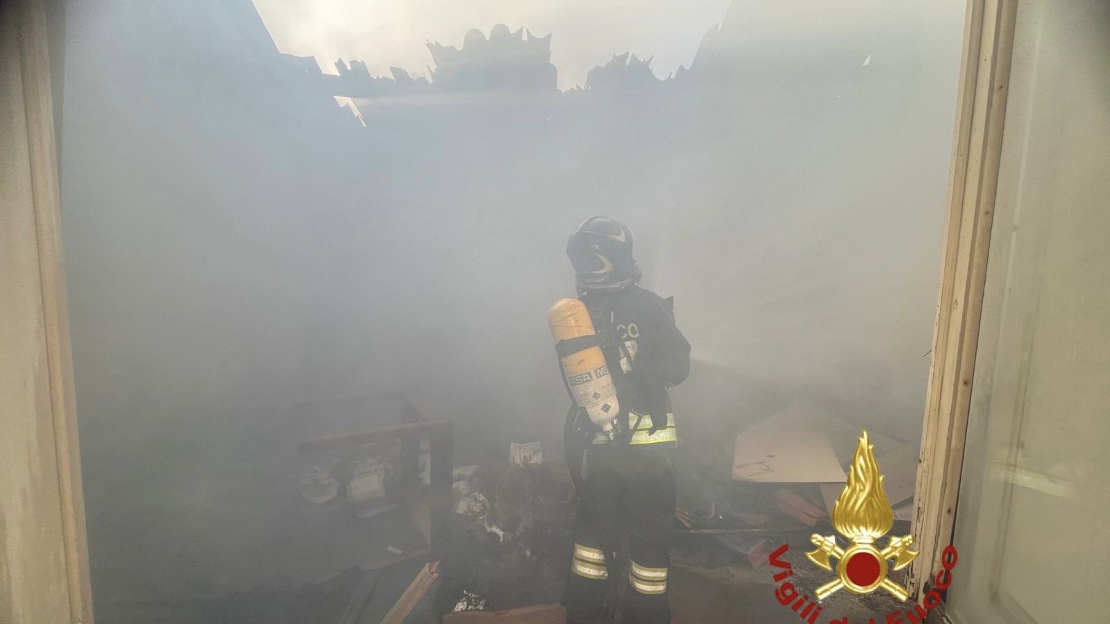 Olbia, incendio in una casa abbandonata: era utilizzata da un senzatetto
