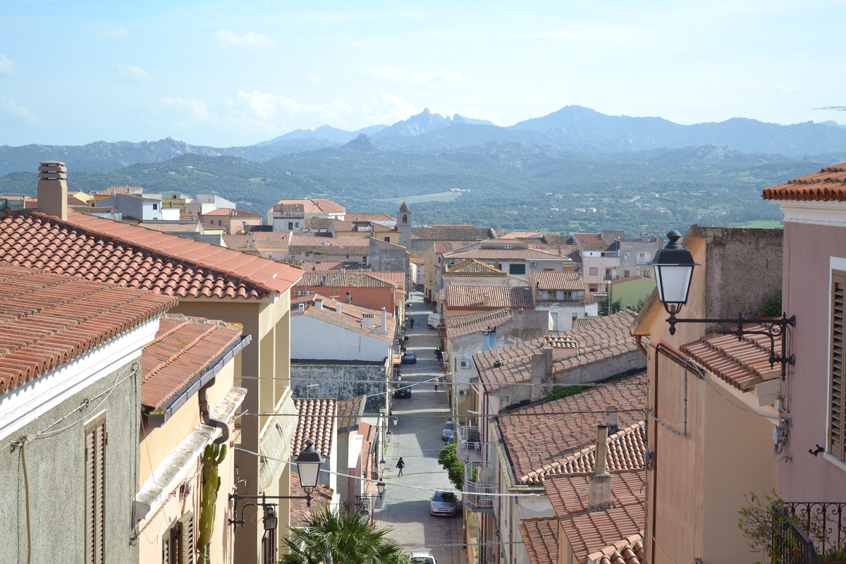 Arzachena, eventi e iniziative per rilancio centro storico: incontro con i commercianti