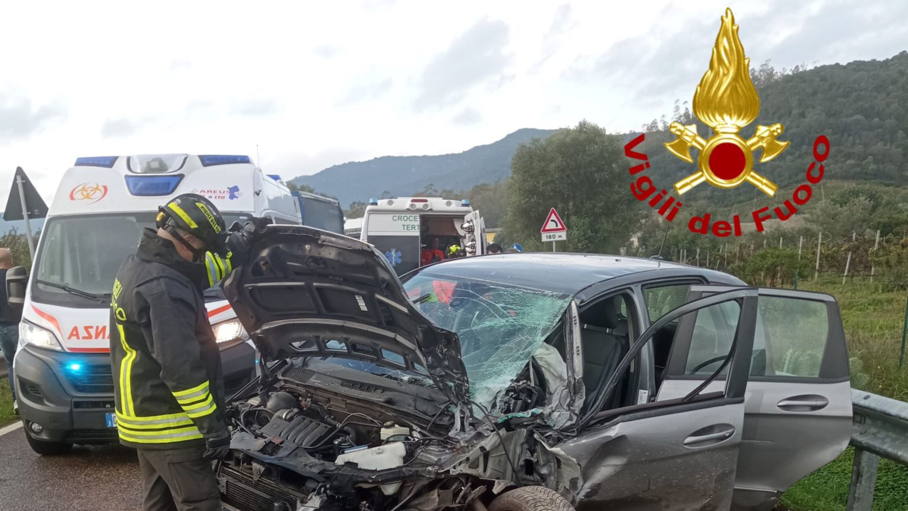 Scontro tra auto e camion: due donne in gravi condizioni