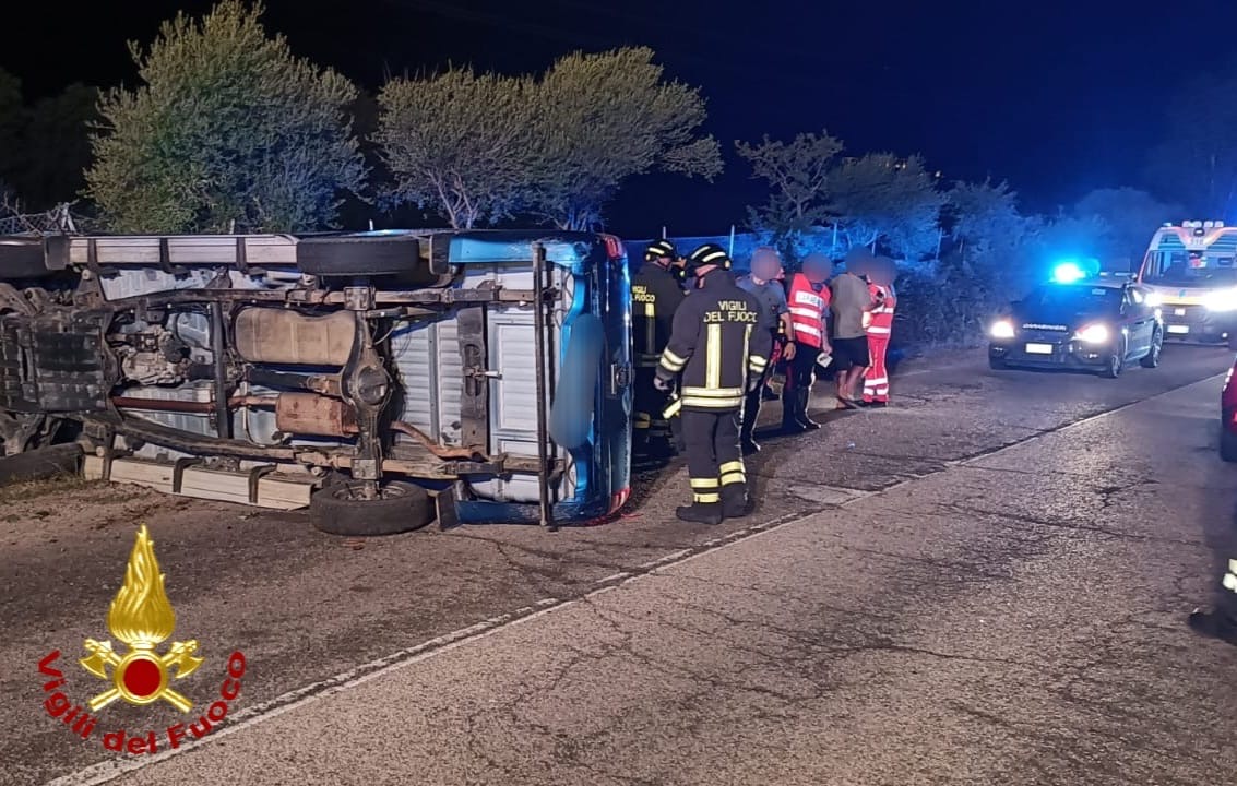 Cannigione: pick-up si schianta su muretto a secco