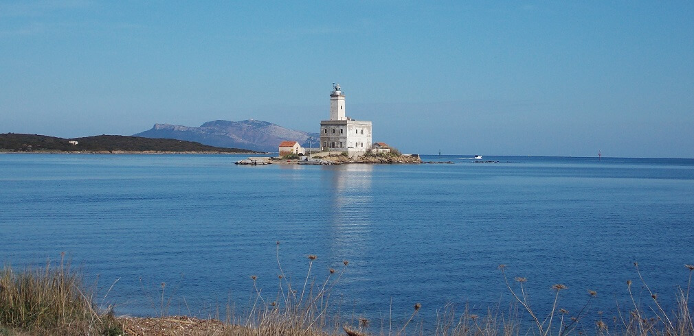 I fari più belli del nord Sardegna: gioielli di storia e panorami mozzafiato da scoprire