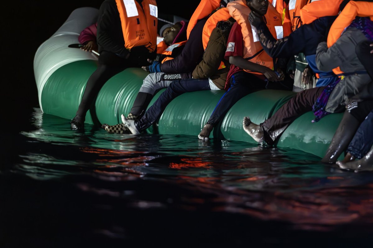 Olbia, Ocean Viking: migranti sbarcati a Olbia, assistenza per donne e bambini