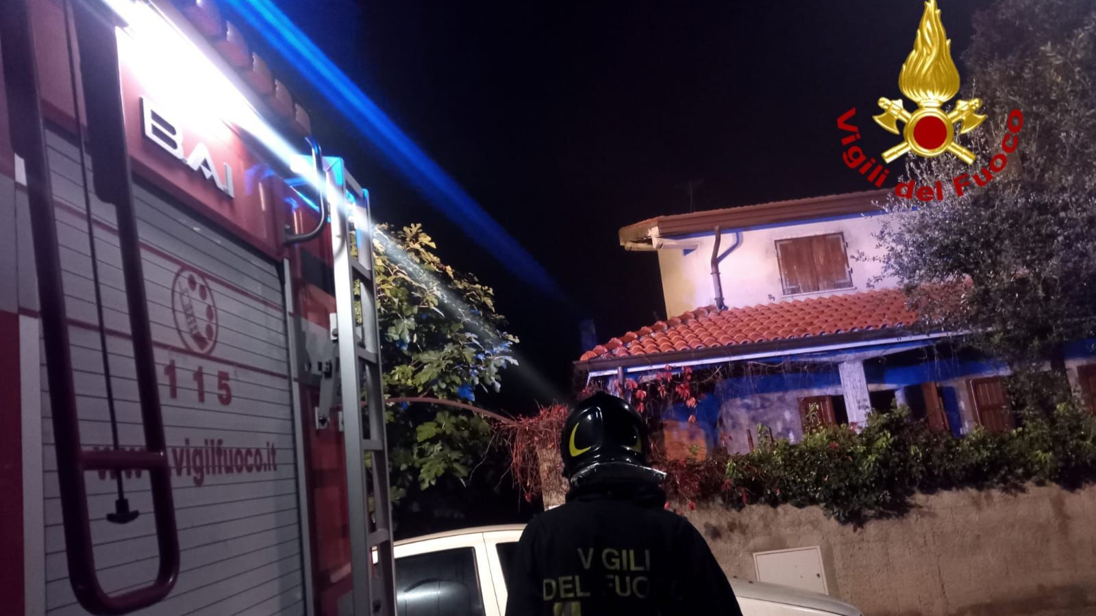 Tragico incendio in un'abitazione: un morto