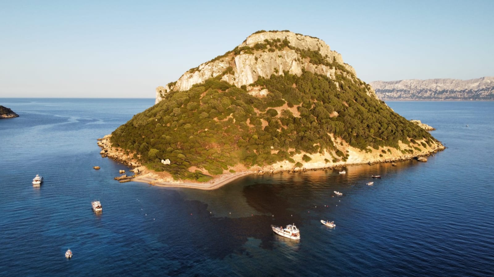 Golfo Aranci, meraviglioso scatto dall'alto dell'Isola di Figarolo