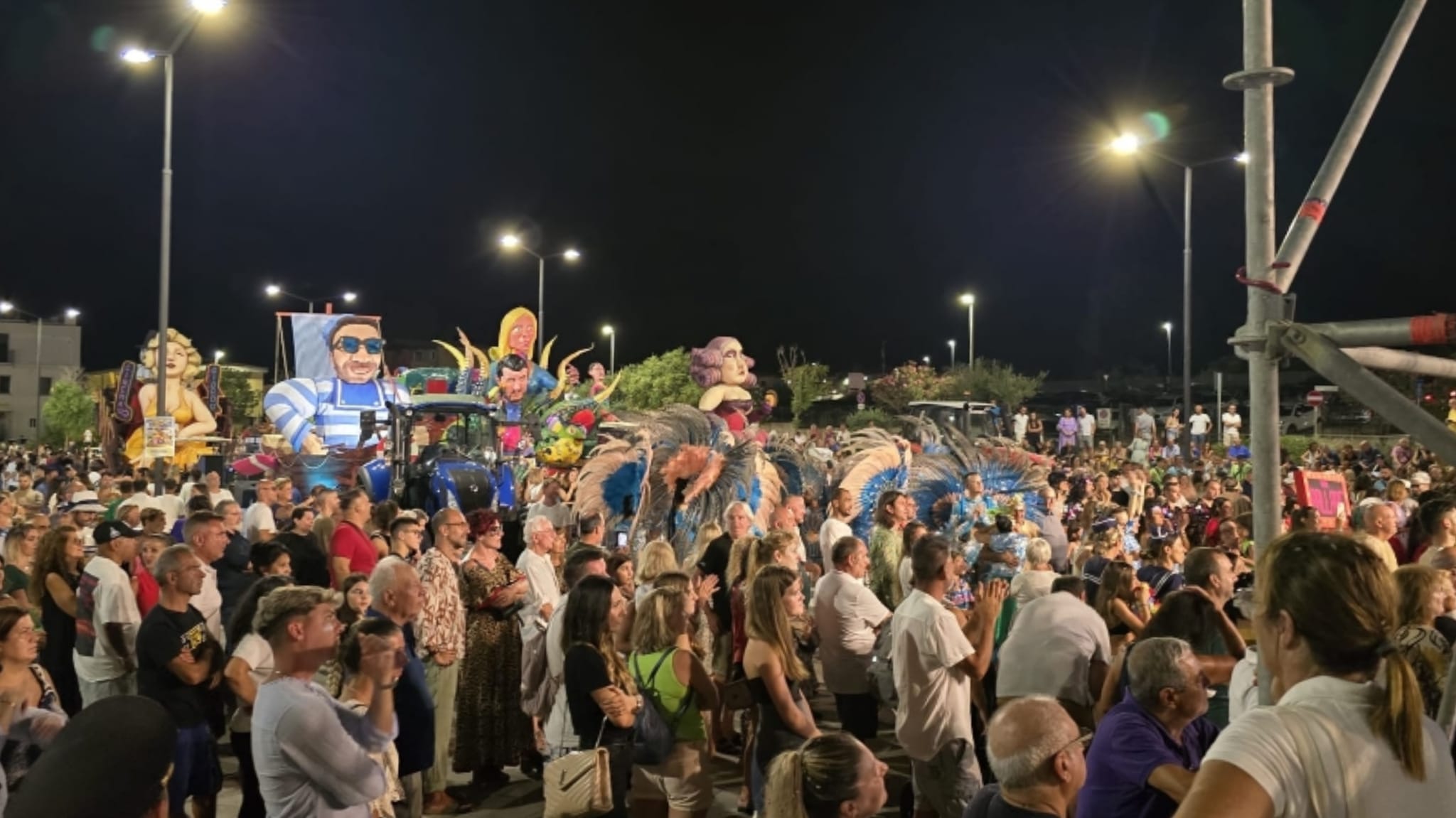 Golfo Aranci, boom di presenze per il Carnevale Estivo