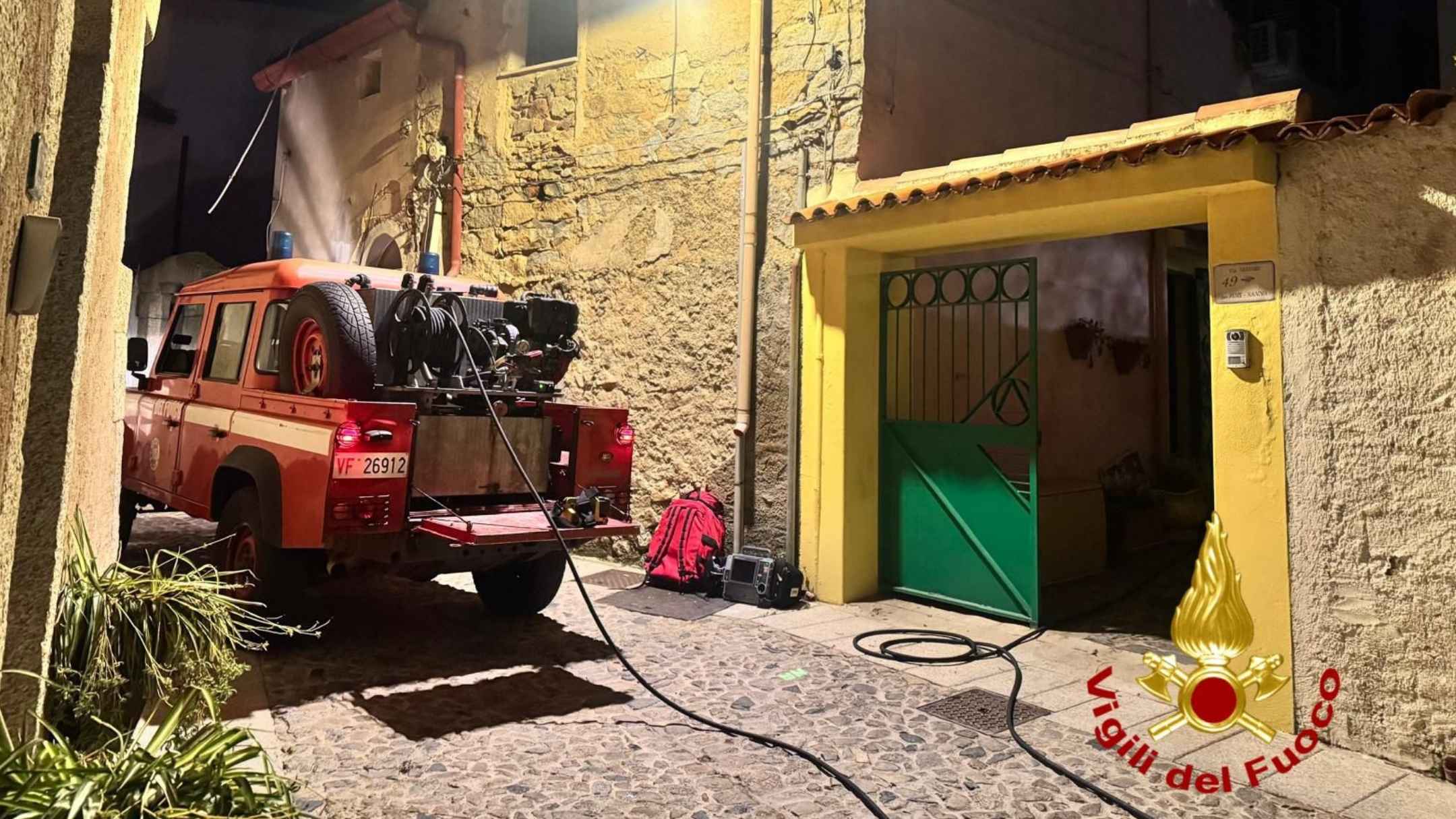 Incendio in un’abitazione: Vigili del fuoco evitano la propagazione delle fiamme