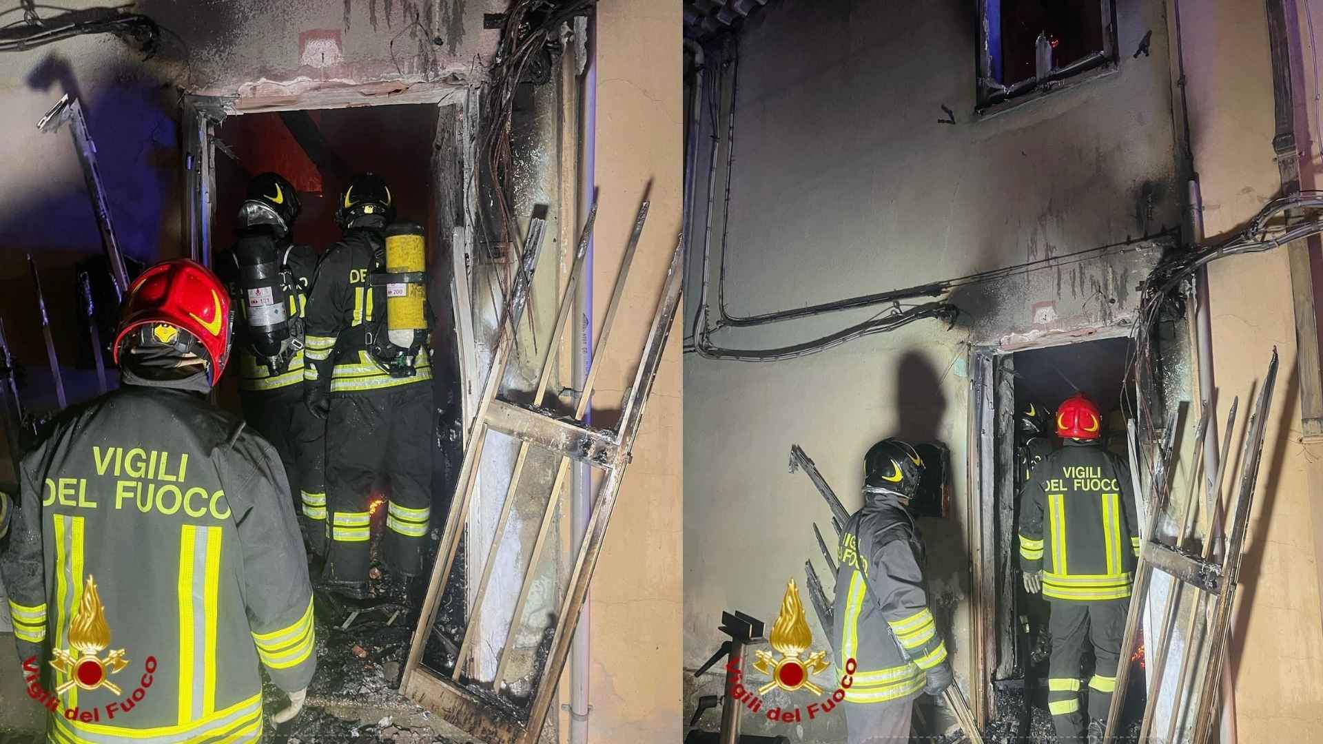 Fiamme divorano una palazzina: soccorso un occupante, tetto crollato