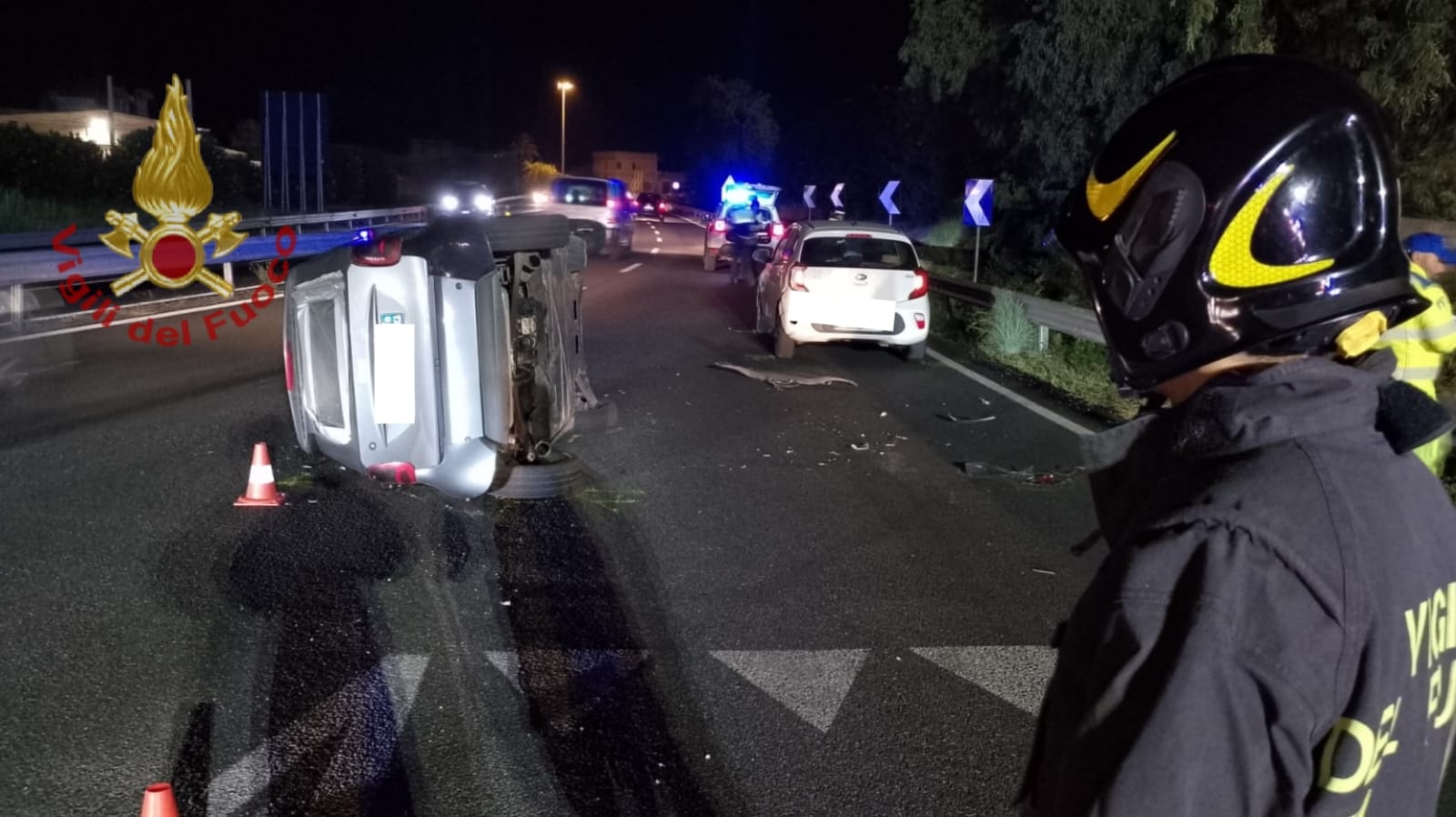 Incidente stradale sulla SS 554: auto si ribalta, occupanti illesi