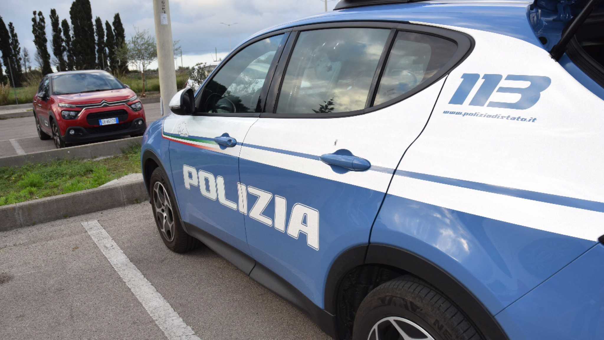 20enne denunciato dalla Polizia di Stato per furto e danneggiamento