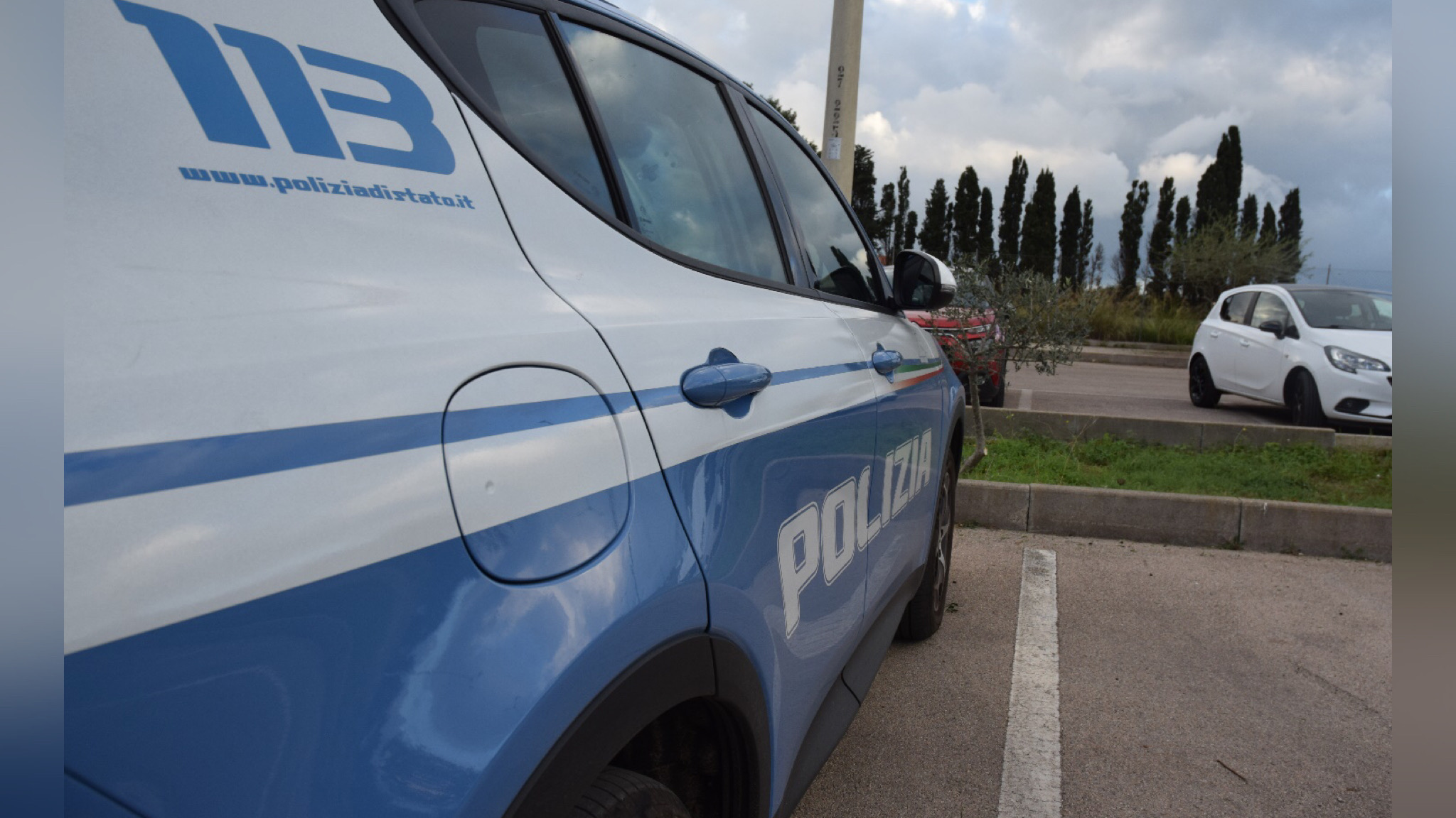 Furto aggravato in un’attività commerciale: arrestato un uomo