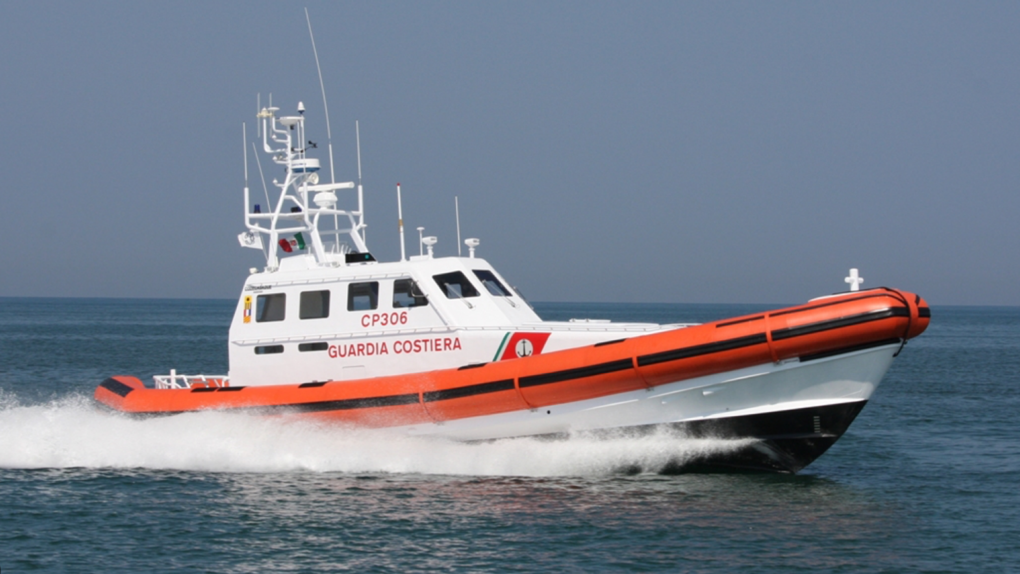 Tragedia in mare: muoiono due pescatori