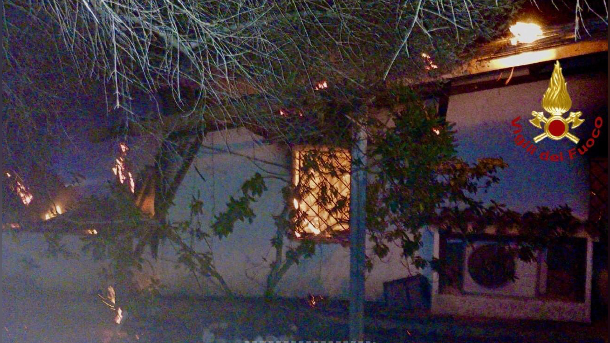 Olbia, incendio in una frazione di Porto Rotondo