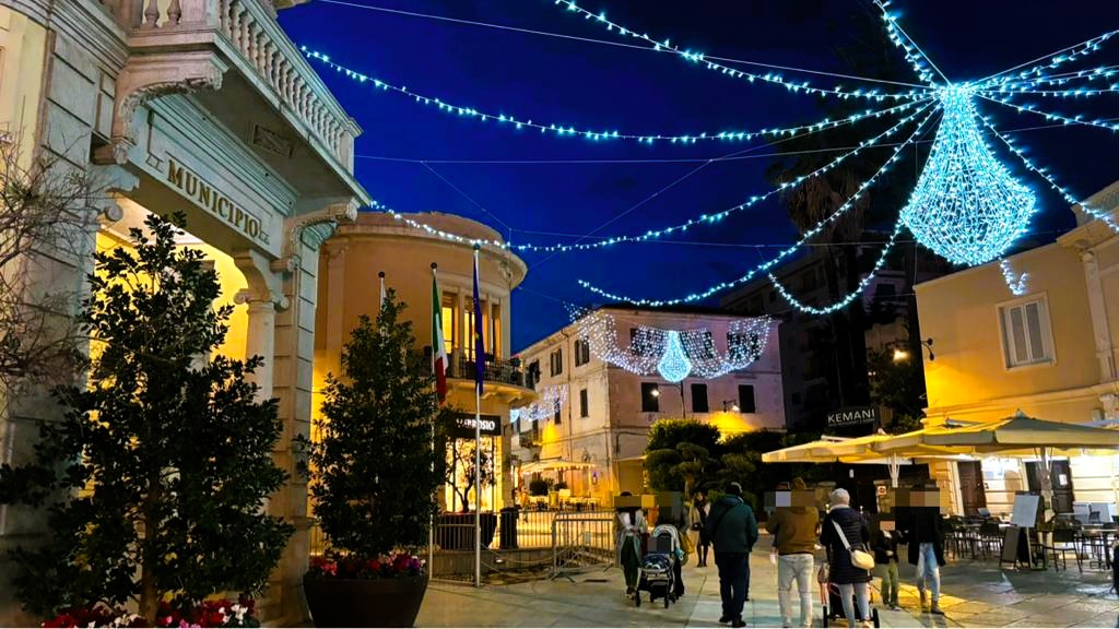 Olbia si veste di luci: al via le installazioni delle luminarie natalizie