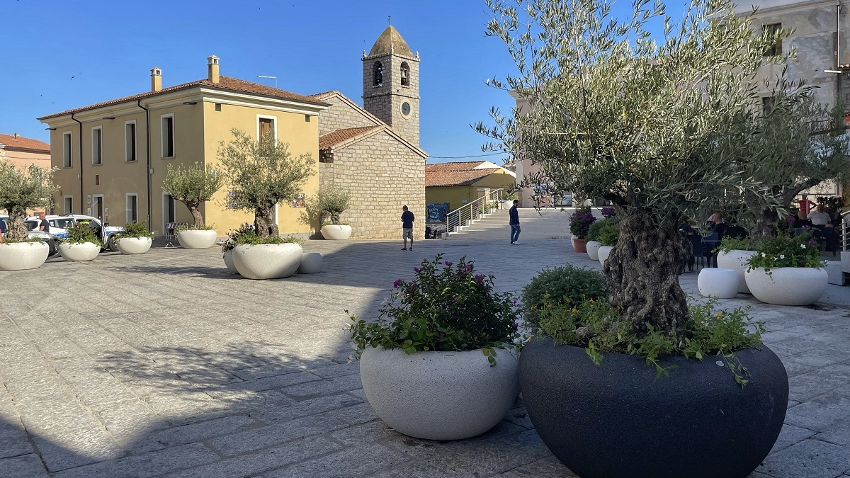 Arzachena: 80mila euro per la nuova piazza, tra granito e fiori