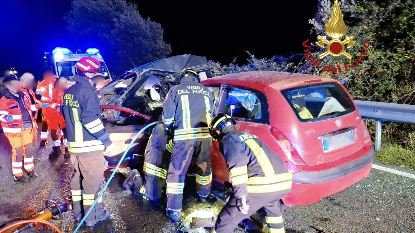 Tragico scontro tra auto: morte due persone