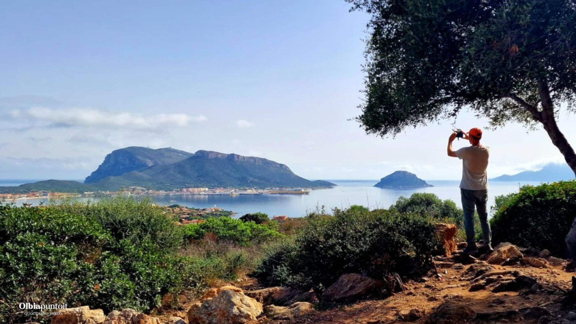 Il belvedere con vista mozzafiato su Golfo Aranci e Tavolara spopola sul web