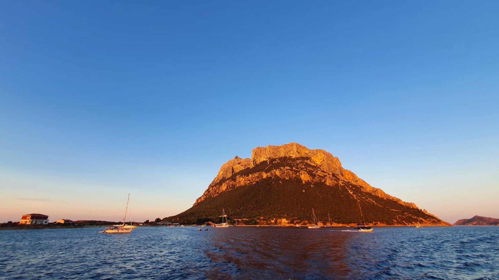 Alla scoperta di Olbia e dintorni: cinque itinerari tra montagne e mare